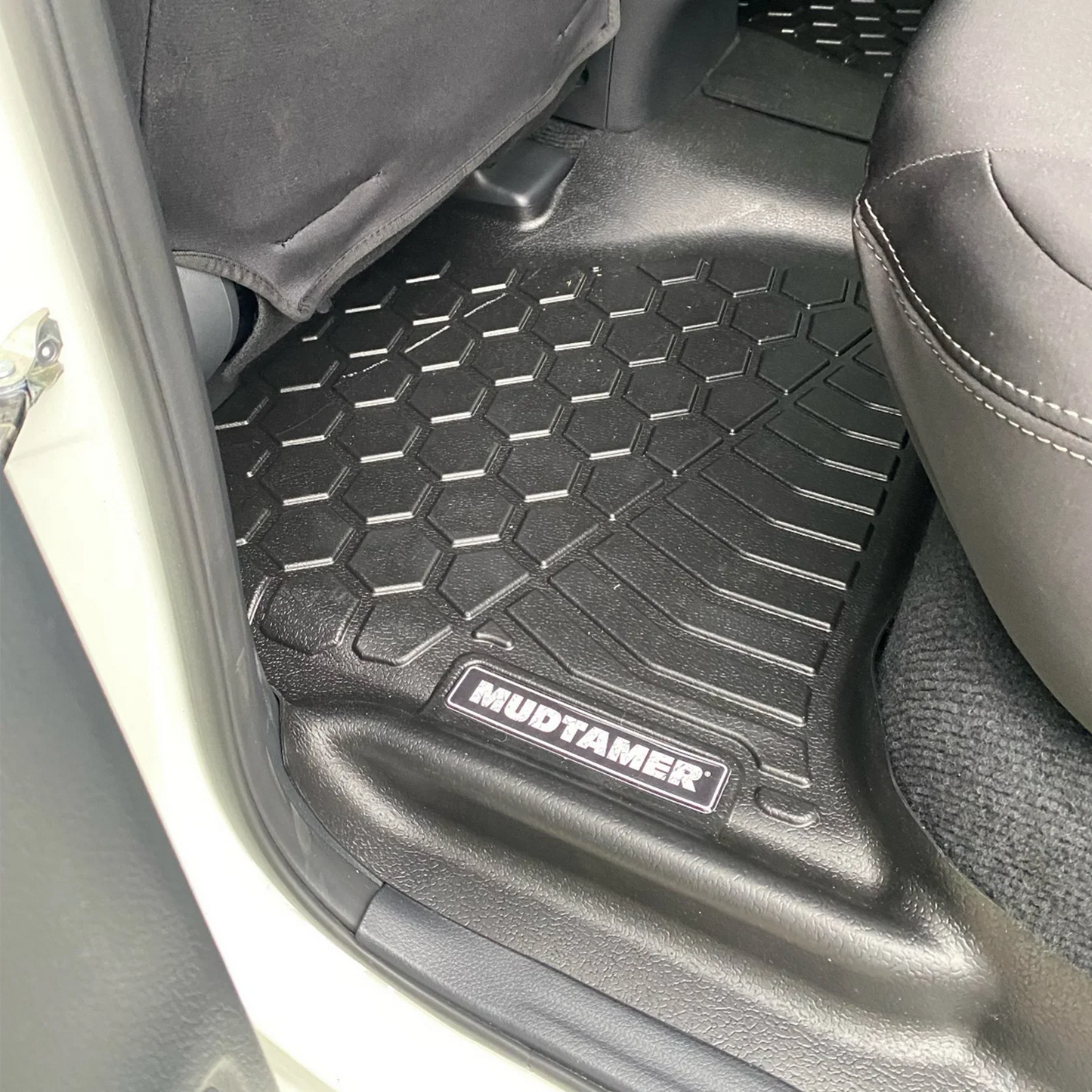 MUDTAMER | Floor Mats - Nissan Navara NP300 Automatic 2017+