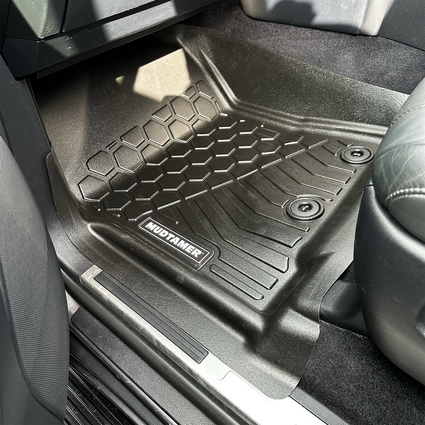 MUDTAMER | Floor Mats - Toyota Land Cruiser 200 Series Sahara/VX 2007-2021