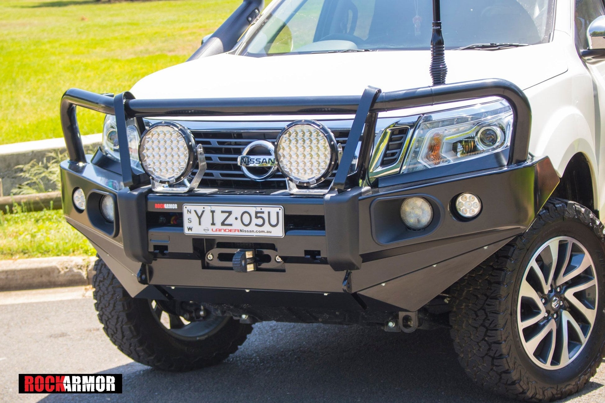 Rockarmor Elite Steel Bull Bar to suit Nissan Navara NP300 D23 2015-2020 (Full Bar Replacement) - Hybrid Street & 4x4