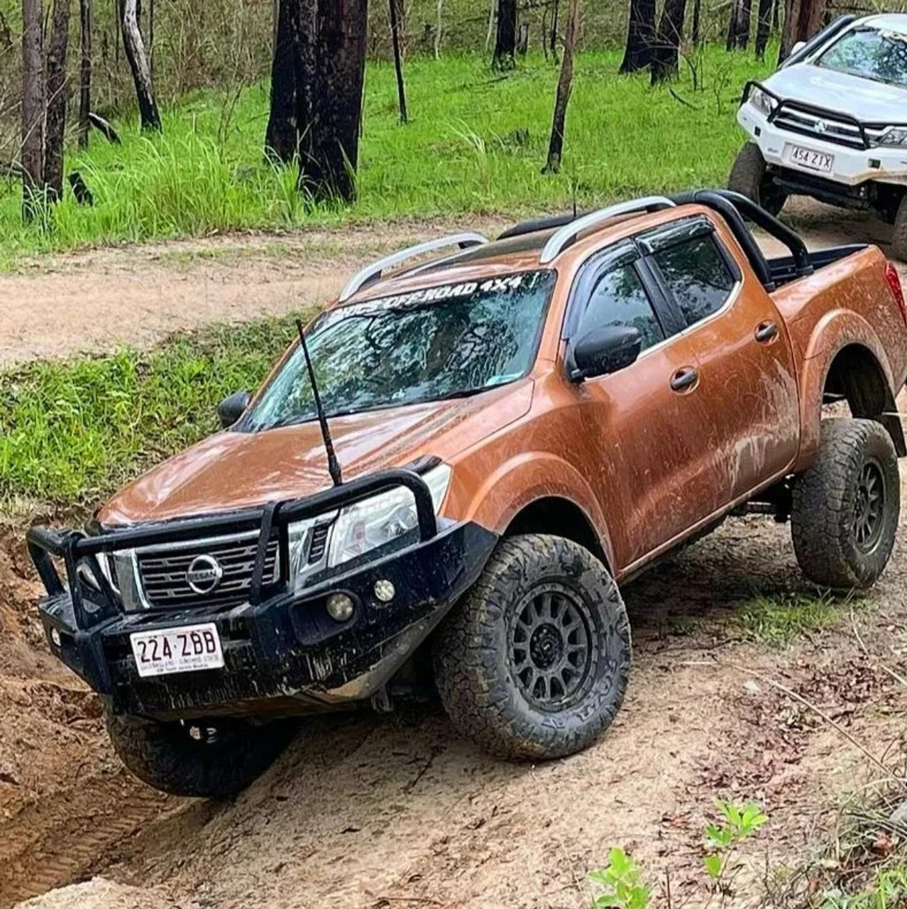 Rockarmor Elite Steel Bull Bar to suit Nissan Navara NP300 D23 2015-2020 (Full Bar Replacement) - Hybrid Street & 4x4